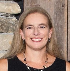 headshot-barb-vandenberg-6