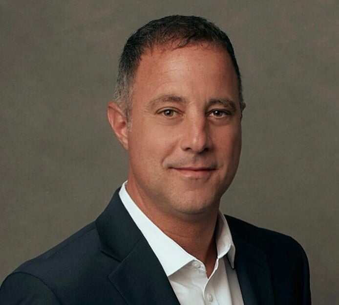 Roger_Czuchra Headshot